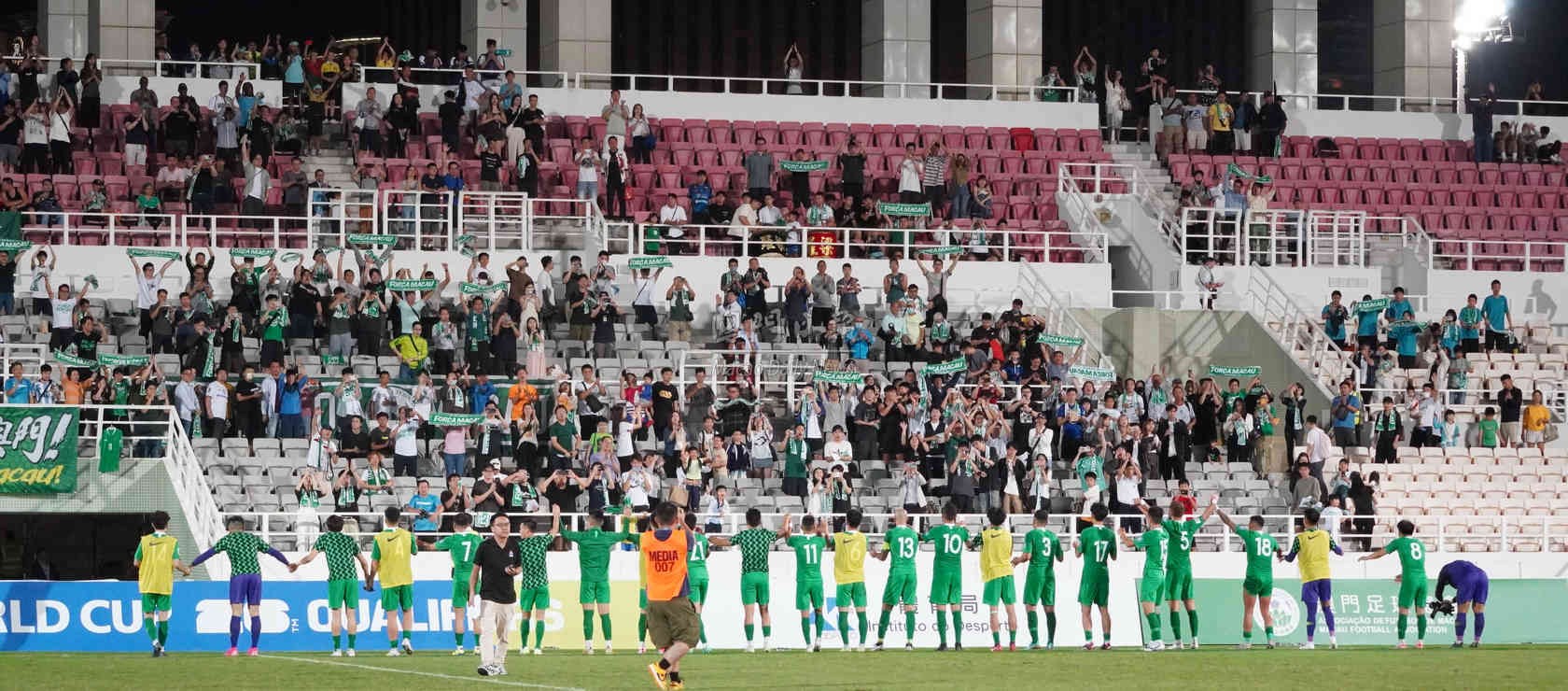 澳门巴黎队在关键时刻动起全队之力的简单介绍