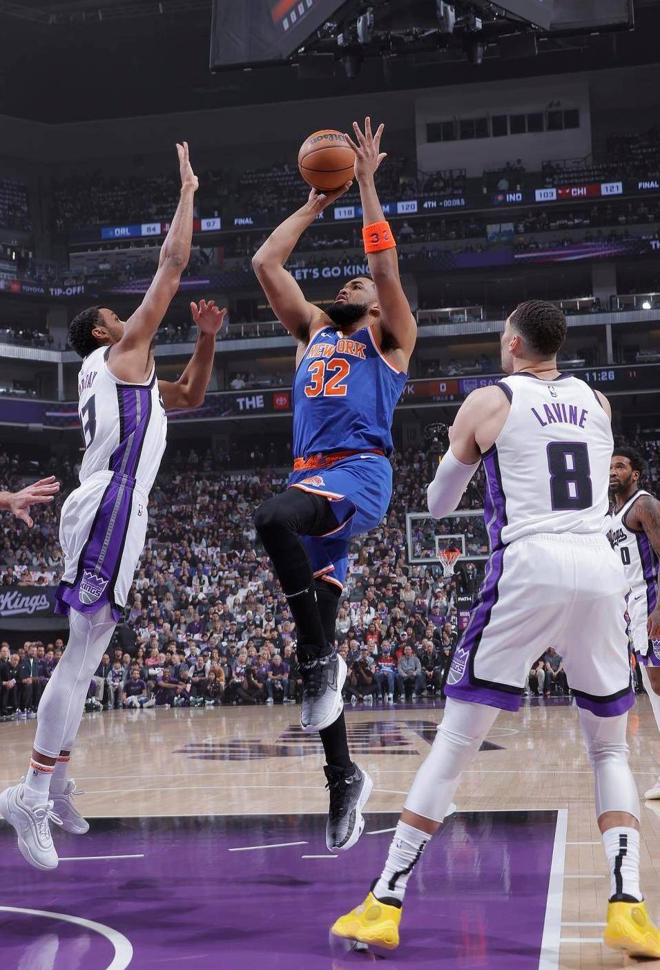 包含唐斯惊艳全场，波尔津吉斯助攻爆棚，老鹰逆转取胜！的词条