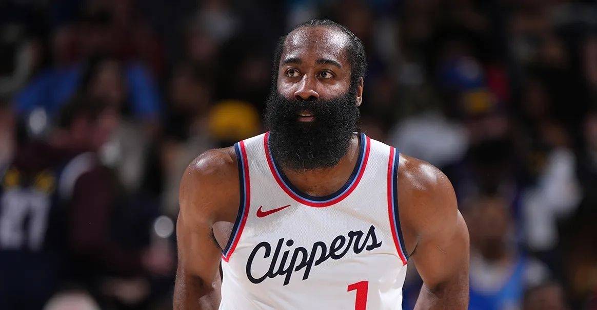 约基奇绝杀时刻，哈登点燃赛场，独行侠迎来胜利！