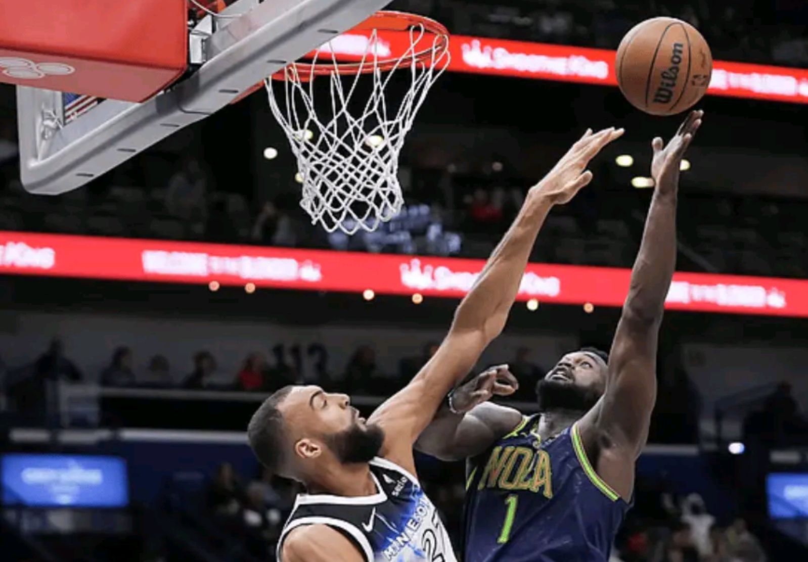 曼联士气爆棚,全锦赛首回合遇上明尼苏达森林狼,目标明确直指晋级 曼联士气爆棚,全锦赛首回合遇上明尼苏达森林狼,目标明确直指晋级