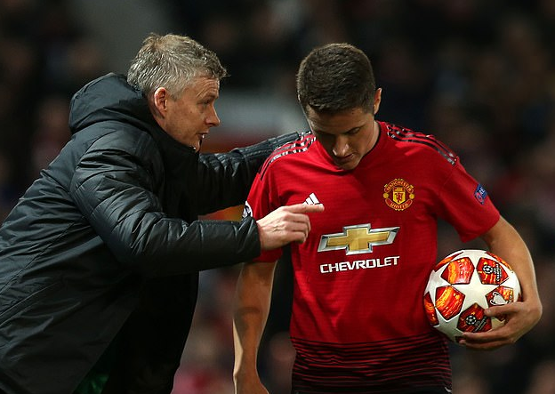 曼联士气爆棚,全锦赛首回合遇上明尼苏达森林狼,目标明确直指晋级 曼联士气爆棚,全锦赛首回合遇上明尼苏达森林狼,目标明确直指晋级